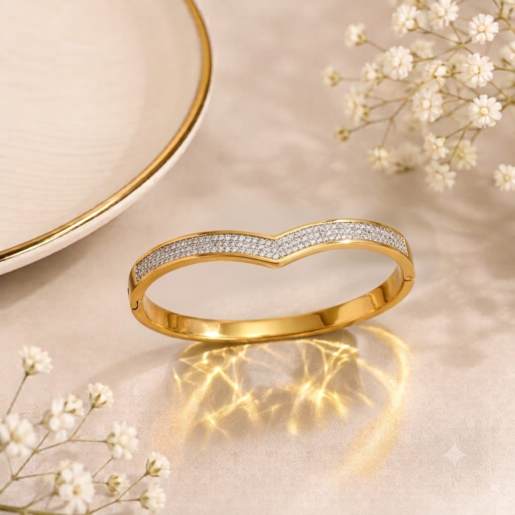 Aurelia V-curve Crystal bracelet
